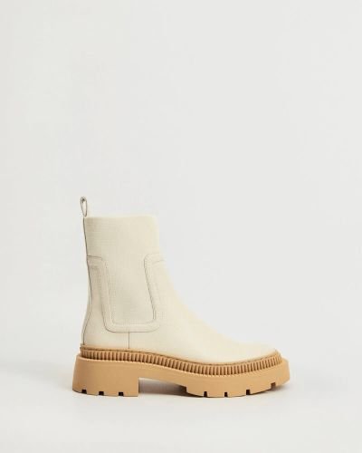 Track outsole boots (Demo)